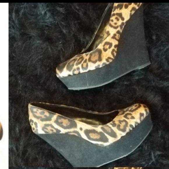 Women's Wedges - Picture 3 of 3